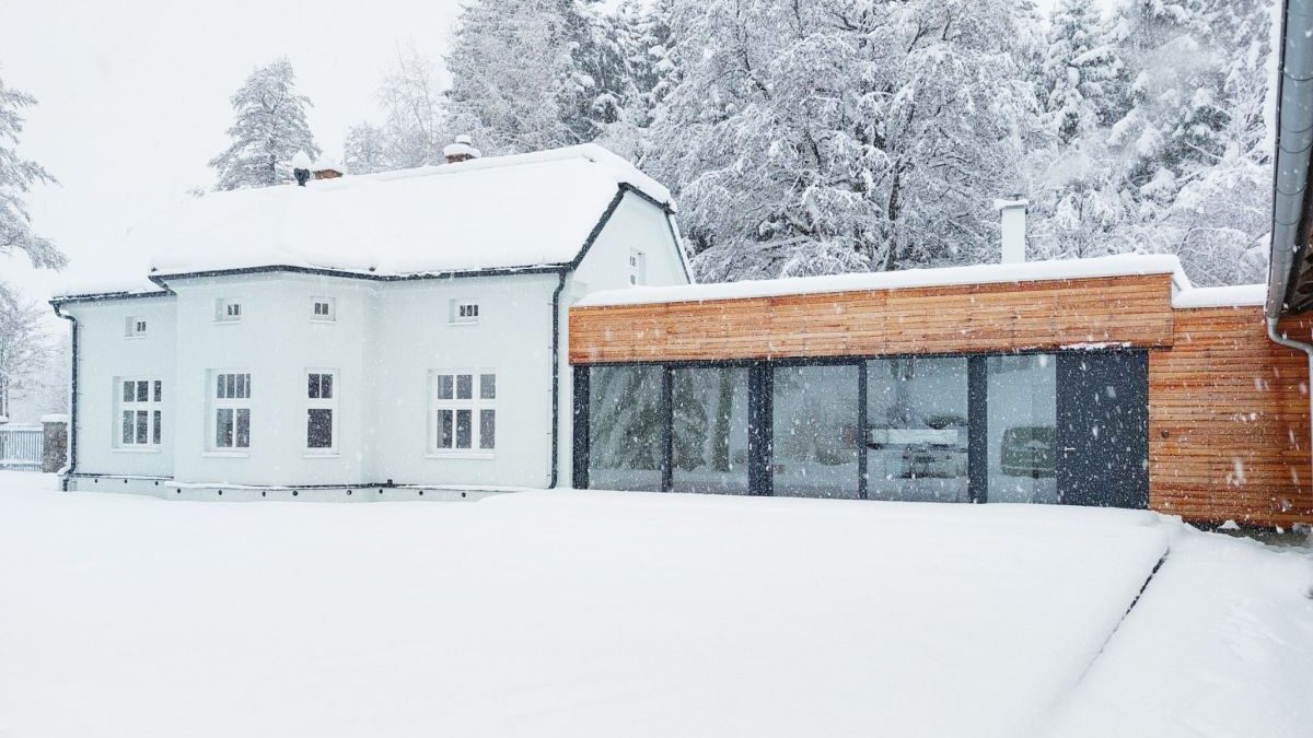  VÍKENDOVÝ DŮM S VÝMINKEM V POLNÉ / (Conversion of old Weekend house and new extension)